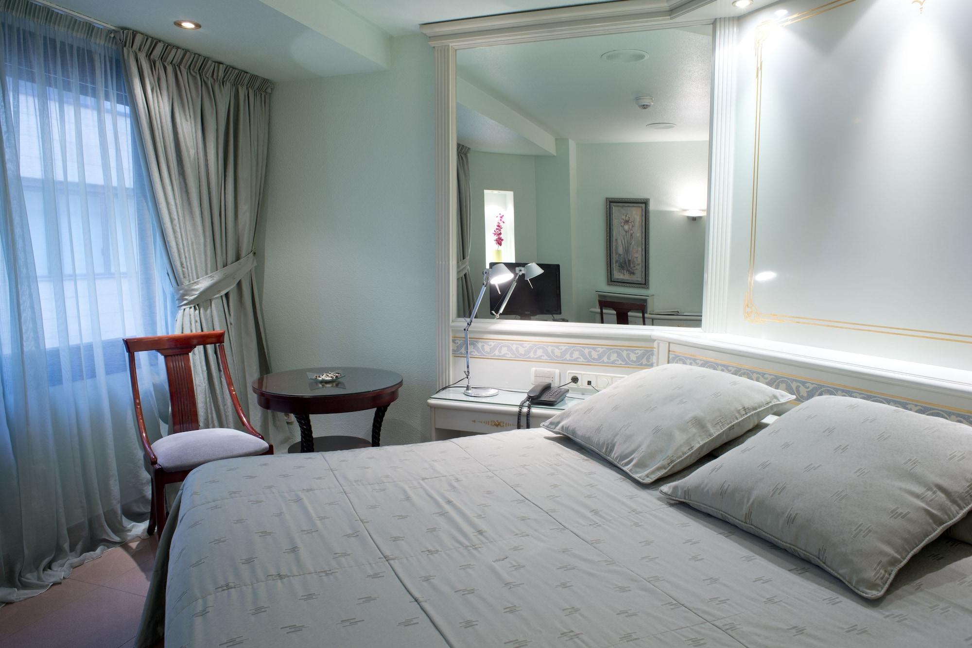 A Casa Canut Hotel Gastronomic Les Escaldes Exterior foto A room at the hotel